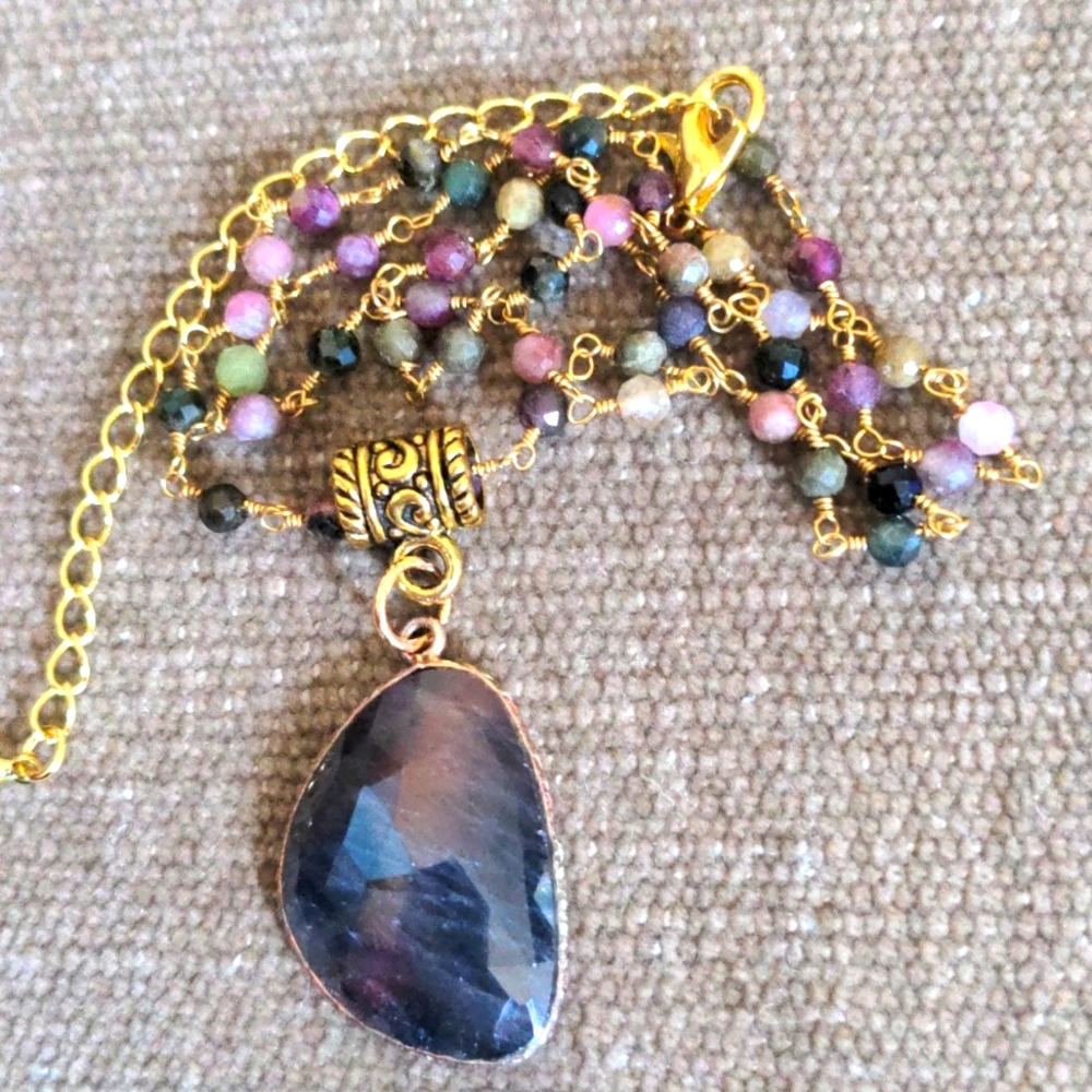 Sapphire & Tourmaline necklace. Gold plated wire wrapped.. New, Luxury, 16"+3"